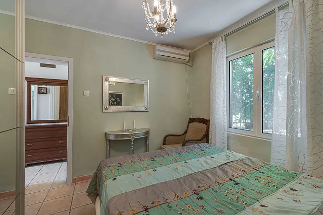 Three-Bedroom Ground-Floor Apartment with Private Entrance and Sea View — photo 17